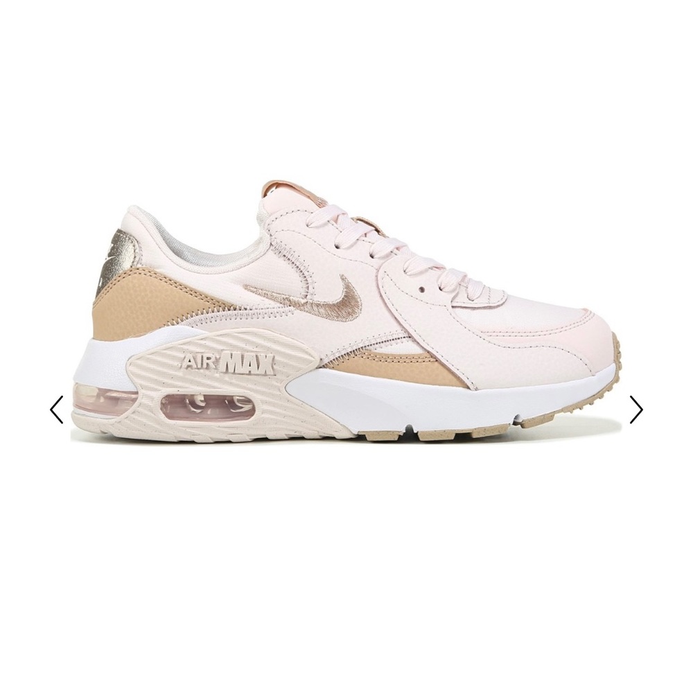 NWT NEVER WORN! NIKE Women’s Air Max Sneakers